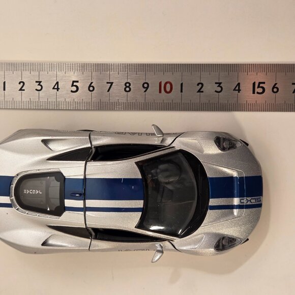 Jaguar C-X75 1:32 diecast silver – lights & sound - Picture 4 of 6